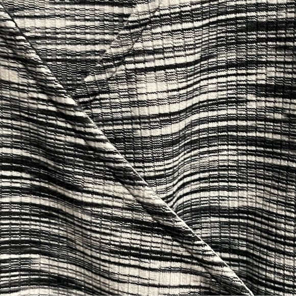 Loft Outlet Size Medium ribbed mock wrap V-Beck top, in great condition - Picture 4 of 16